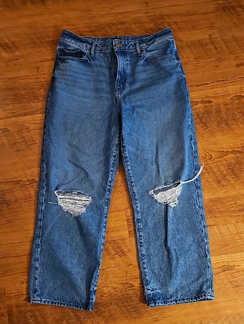 Express High-Rise Distressed Blue Denim Jeans. Relaxed Straight.
